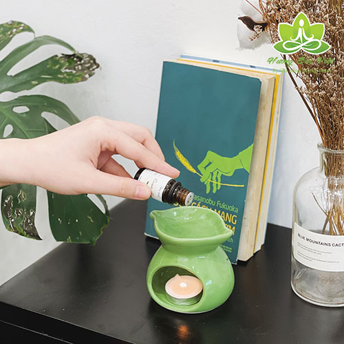 Đèn xông tinh dầu nến là phương thức tỏa hương tiện lợi