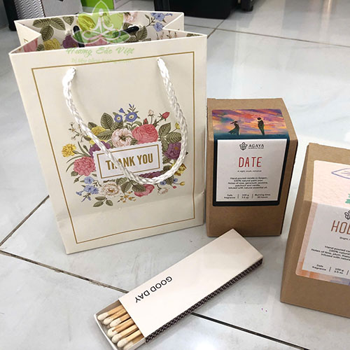 Nến thơm Agaya mùi date, hương hoa hồng nồng nàn quyến rũ